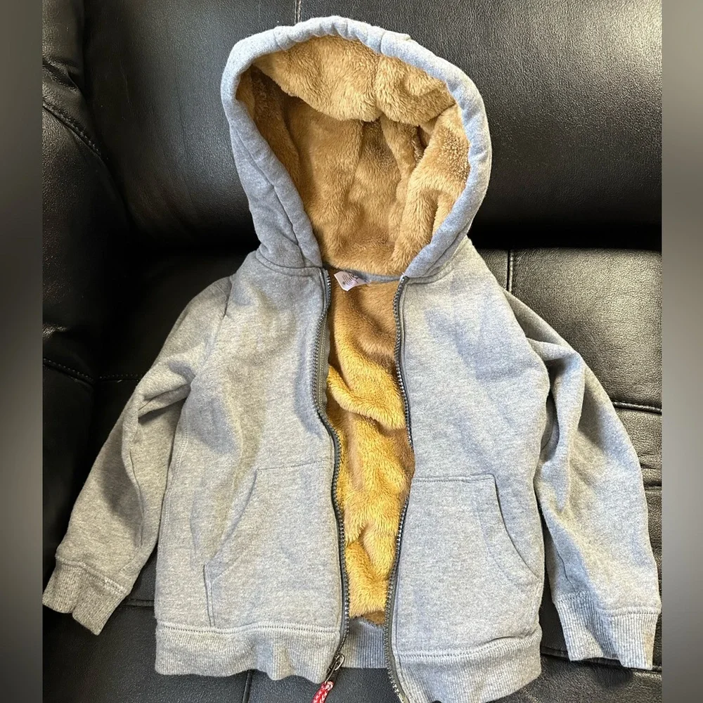 Carter’s Boys Size 5 lined sweatshirt - Picture 1 of 2